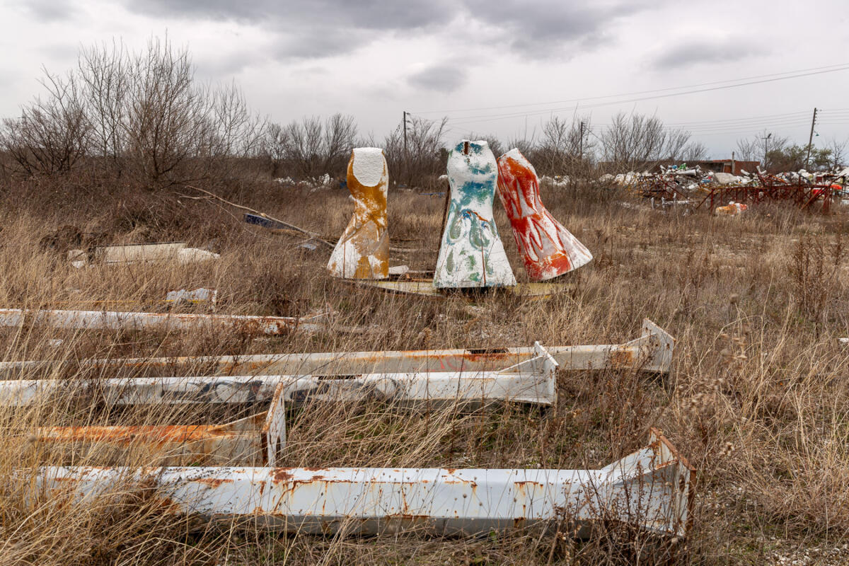The Merry Cemetery_04