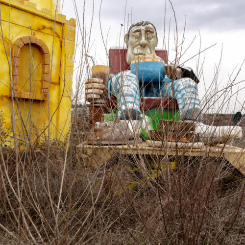 The Merry Cemetery_03