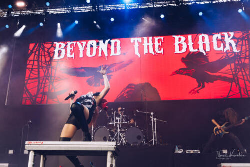 c.Beyond the black_01 (10)